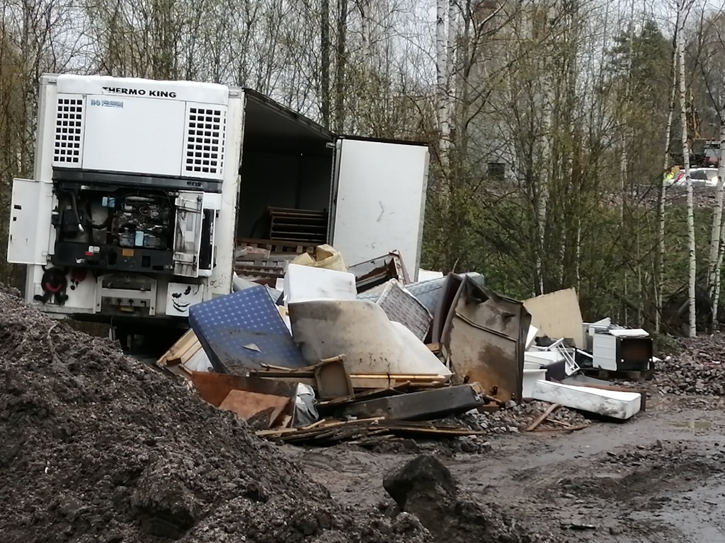 Välialue (81V049)-Roihupellon teollisuusalue Holkkitie-ObsIMG-202105191515-60a502dd458b2.png