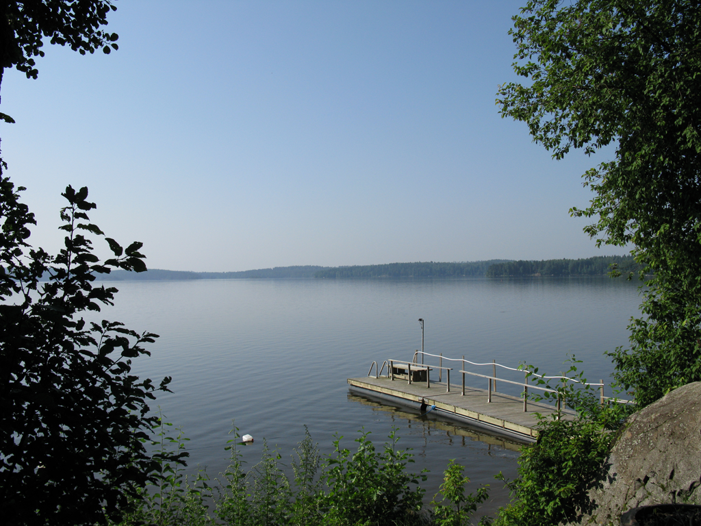 Valtakunnallisen leväseurannan havaintopaikka (Kauniston ranta).JPG