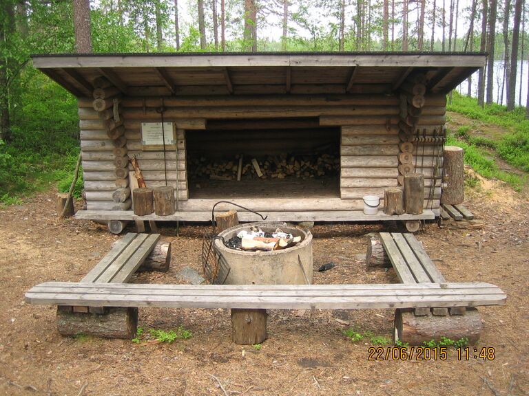 Ahvenlammen laavu Oulainen.JPG