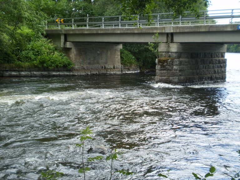 Vedet kohti Lahnavettä.JPG