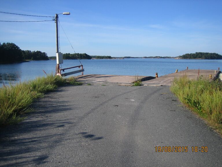 Hiittisten laituri.JPG