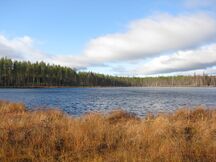 Eteläpäästä luoteeseen.