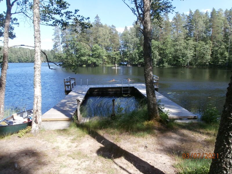 Tiedosto:Marskin saunan laituri.JPG