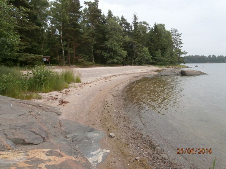 Stockangsuddenin uimaranta 2 lannesta.JPG