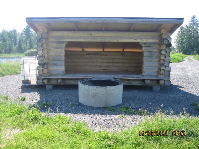 Alavieskanjärven laavu.JPG