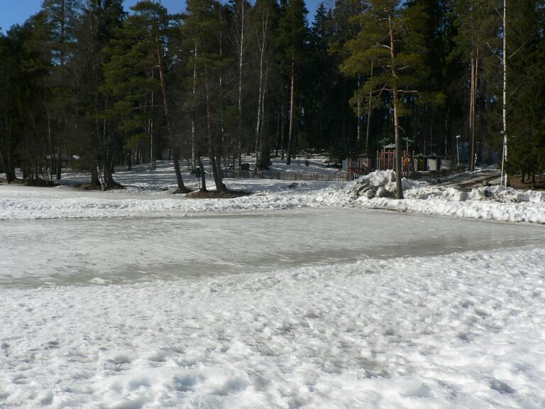 Kuusijärven luistelukenttä.JPG