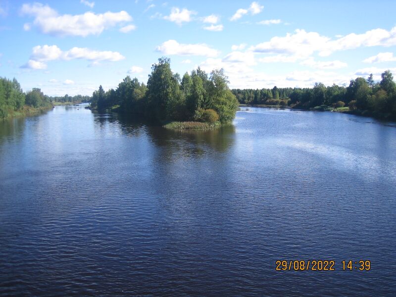 Tiedosto:Petäjäskosken sillalta ylävirtaan.JPG