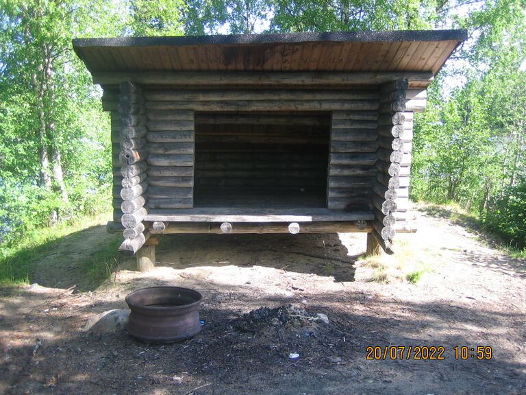 Siniluodonlahden laavu.JPG