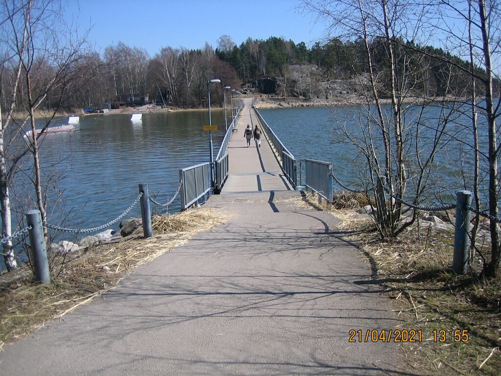 Itäinen Tarvonsilta lännestä.JPG