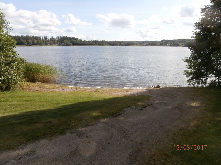 Rantakallionpuiston virkistysranta.JPG