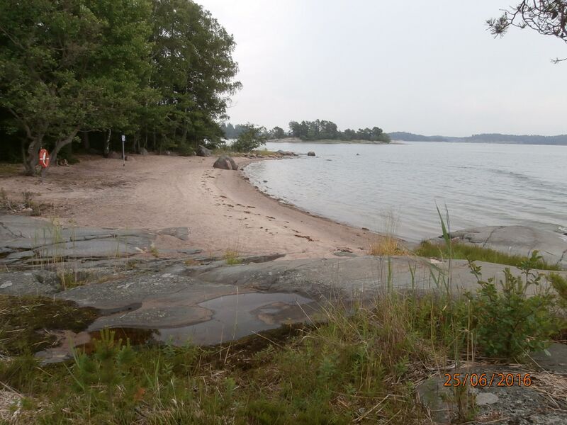 Tiedosto:Stockangsuddenin uimaranta 3 lannesta.JPG