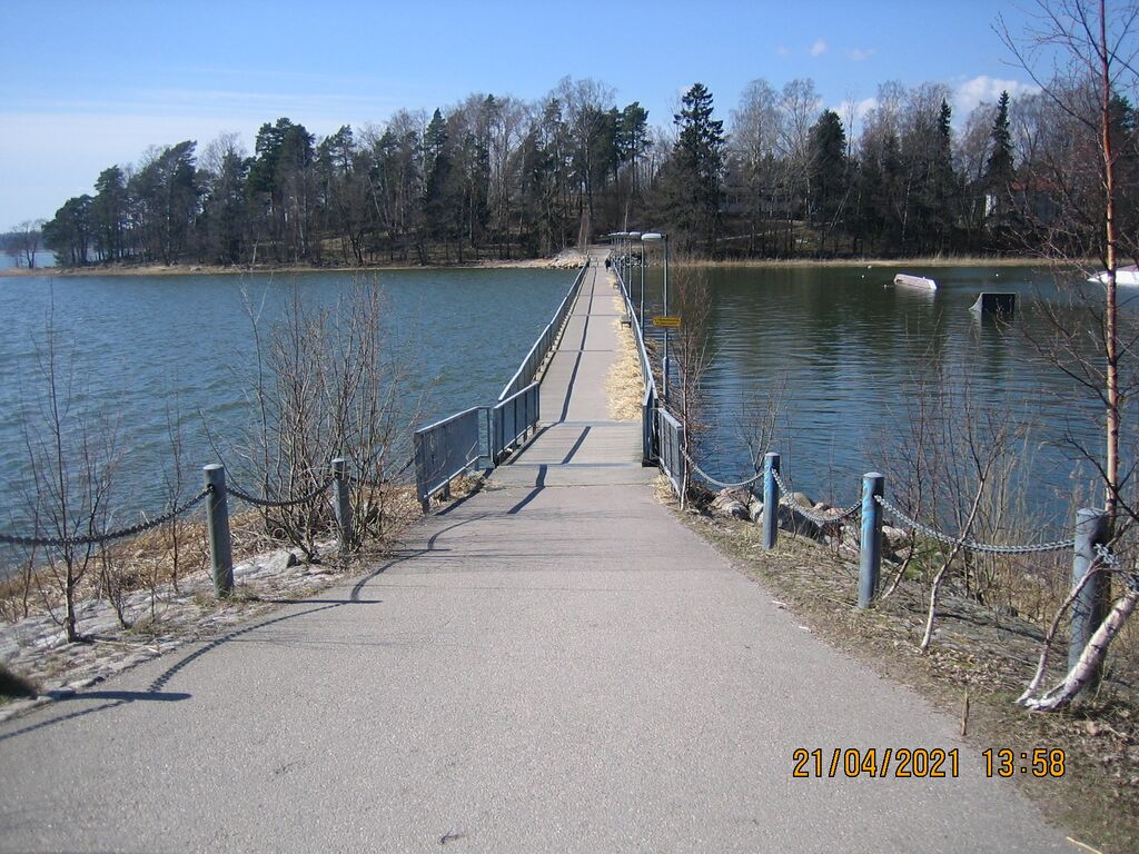 Itäinen Tarvonsilta idästä.JPG