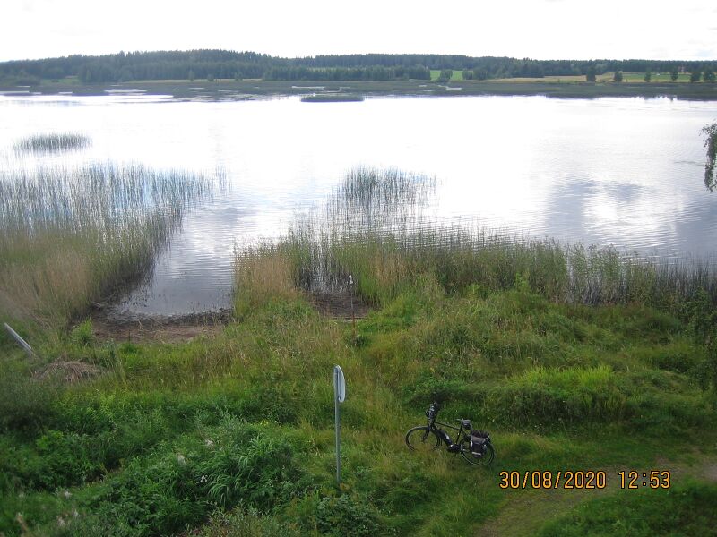 Tiedosto:Huikarinniemen lintutornista 1.JPG