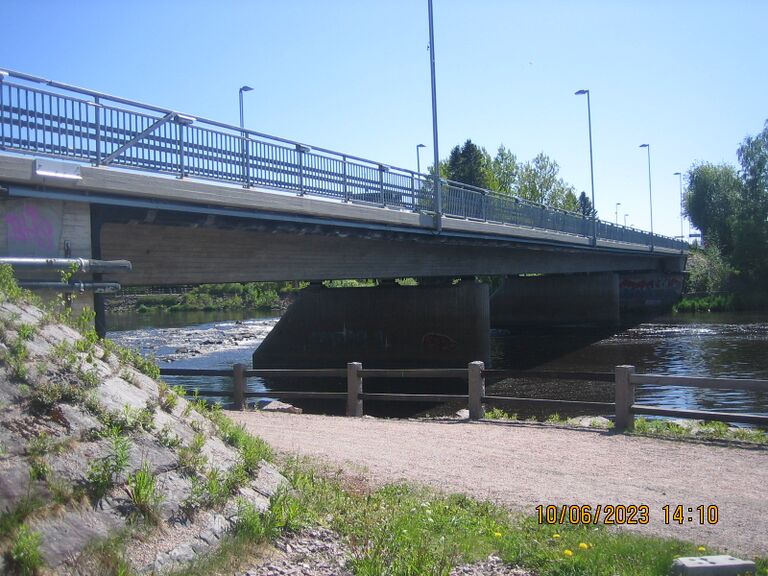 Helaalan silta pohjoisrannalta.JPG