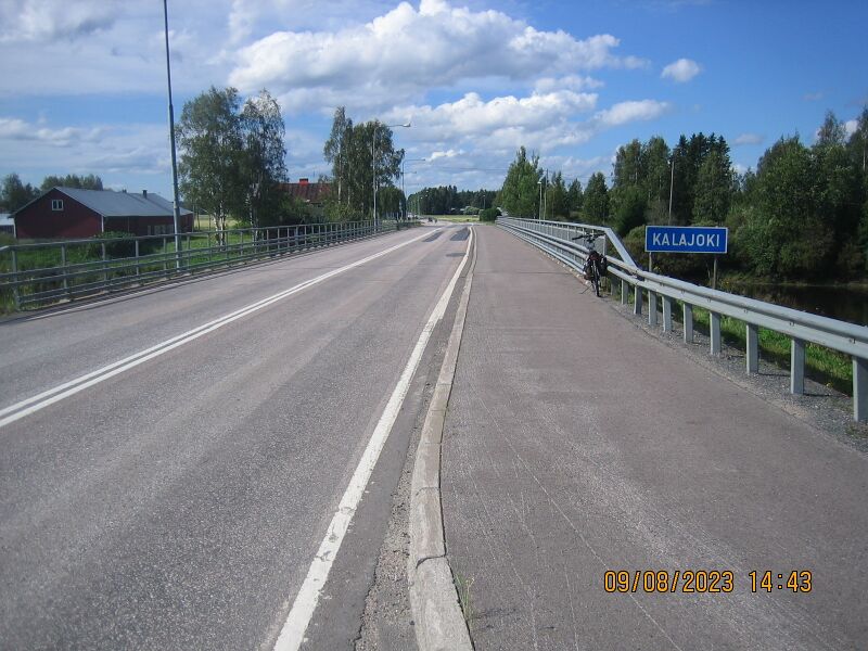 Tiedosto:Hyttisilta idästä.JPG