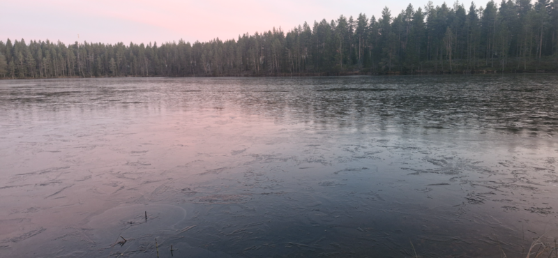 Tiedosto:Välijärvi (74.021.1.051)-Luikonperä-ObsICE-202510180752-1760763347072.png