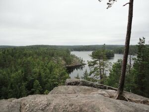 Repovesi - Luujärvi - Tihvetjärvi (14.981.1.001) Katjavuoren päältä. ©Korja Kimmo