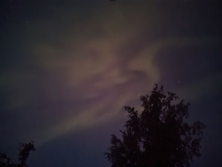 Revontulia kappolanvuorella.jpg