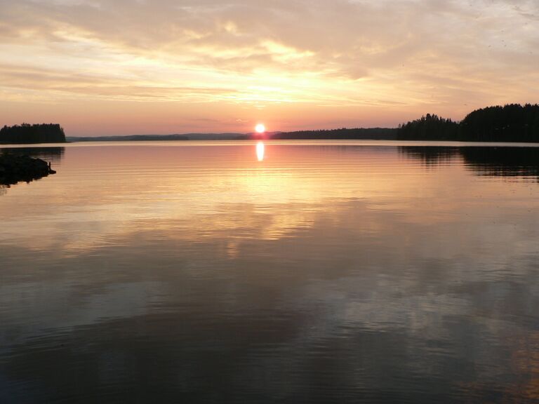 Auringonlasku Varislahdella.jpg