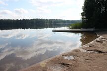 Näkymä uimarannalta lounaaseen (6.8.2015)