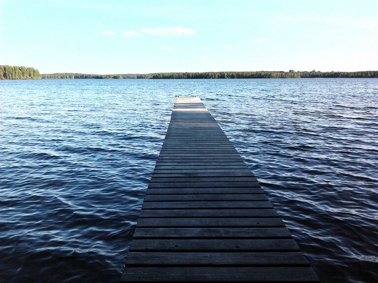 Välijärvi Luikonsaaren edusta kesällä.jpg