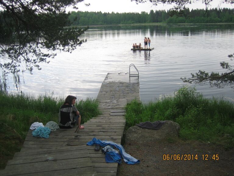 Lahdenlampi uuden uimarannan laituri.JPG