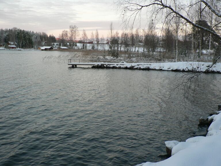 Kylän rantaa.JPG