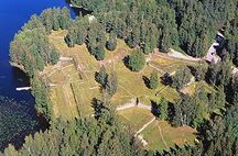 Ilmakuva Museoviraston kunnostamasta Kärnäkosken linnoituksesta