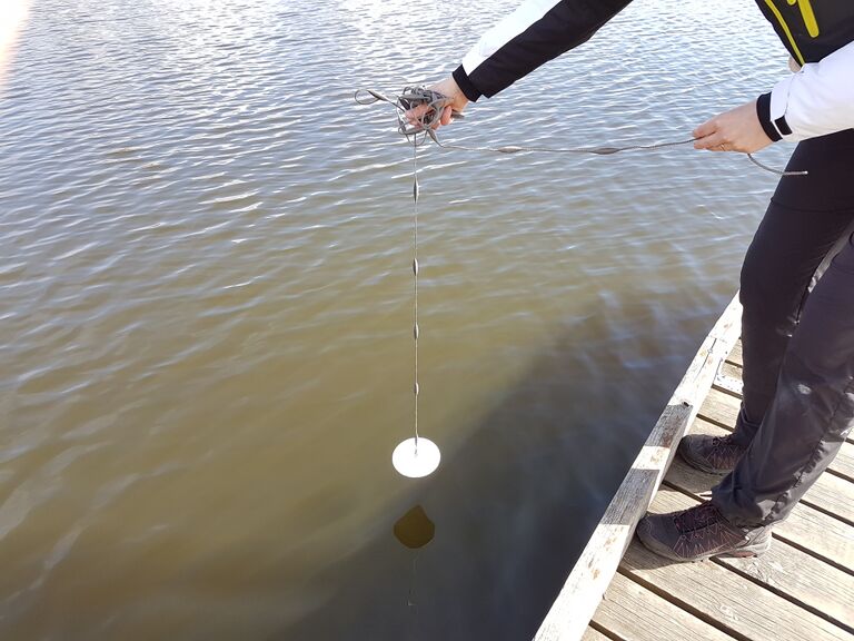 Vähäjärvi (35.211.1.006)-Vapaa-aikakeskuksen laituri-ObsSECCHI-201704221138-43.jpg