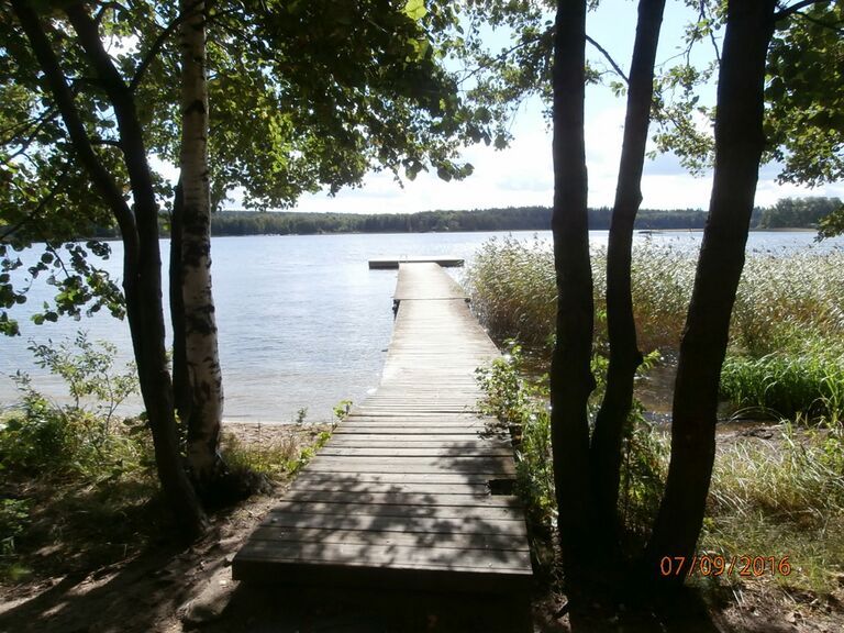 Liessaaren uimarannan laituri.JPG