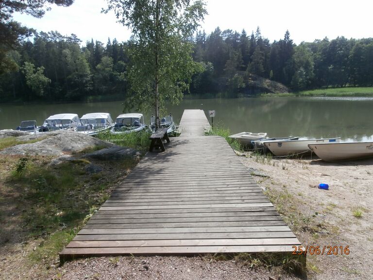 Bjursvikenin uimaranta 1 laituri.JPG