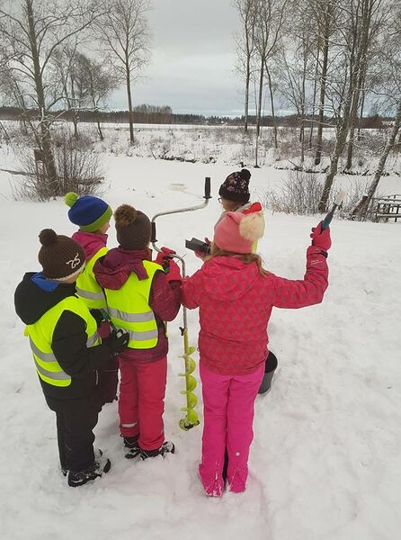 Tiedosto:Yläneenjoen alaosan alue (34.041)-Yläneenjoki, Laituritie-ObsIMG-201901141303-60.jpg