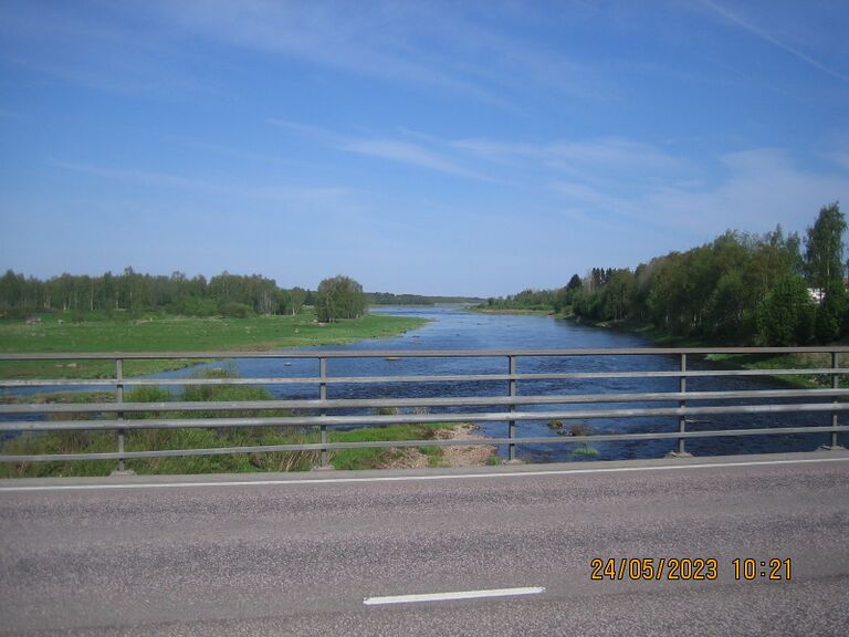 Ajoväylän yli meren suuntaan.JPG