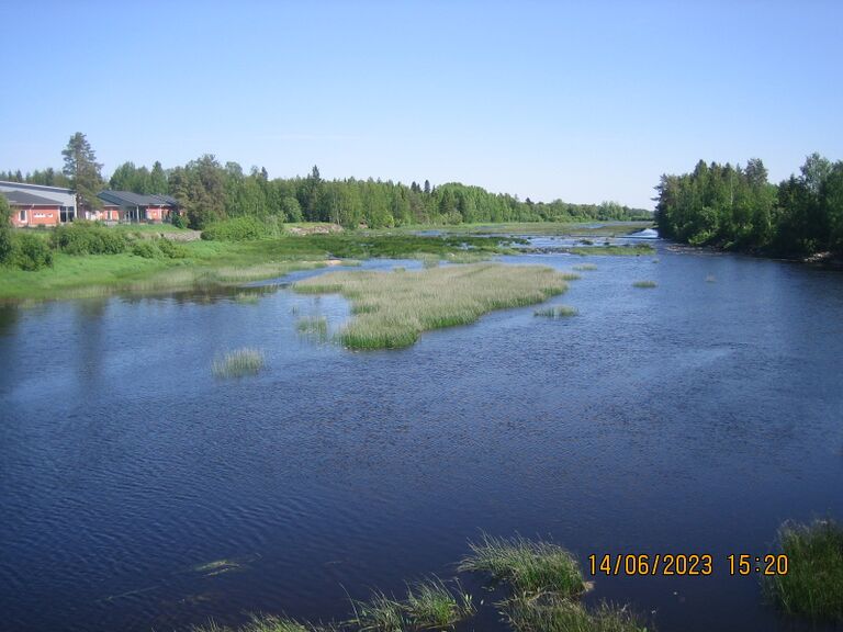 Alavieskan sillalta yläjuoksun suuntaan.JPG