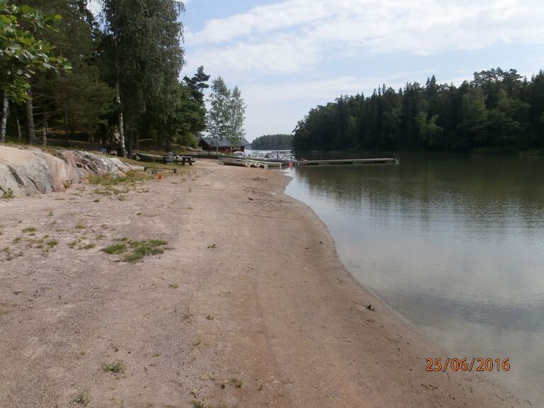 Bjursvikenin uimaranta 1 lannesta.JPG