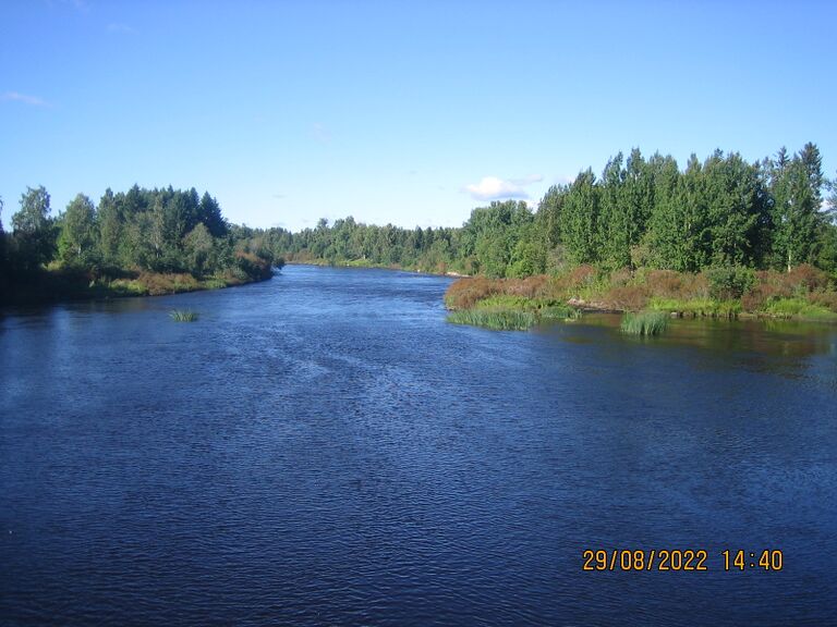 Petäjäskosken sillalta alavirtaan.JPG